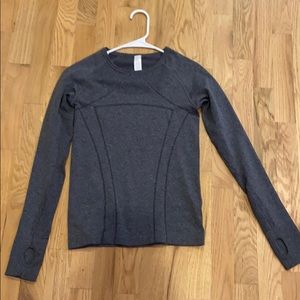 Ivivva athletica sports shirt